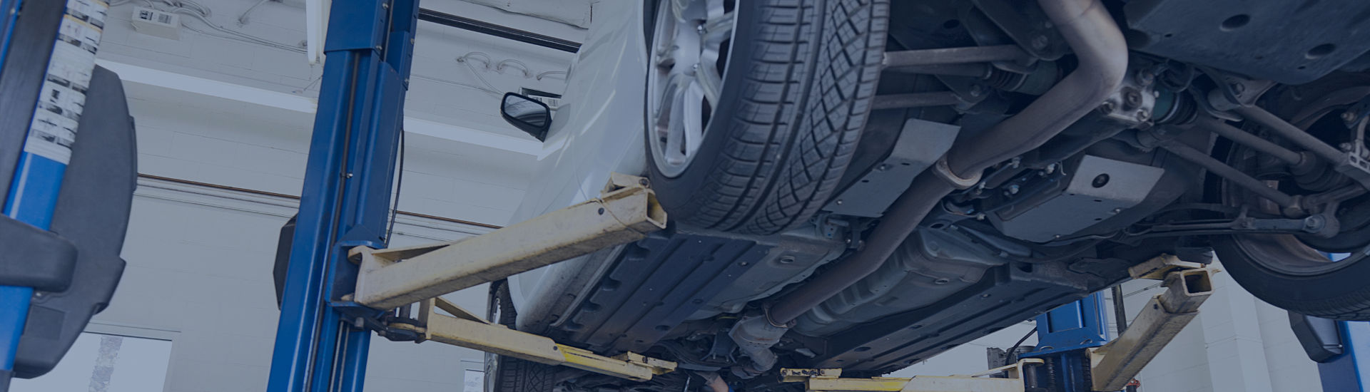 Dirrigl erledigt die gesetzlich vorgeschriebene Hauptuntersuchung für Ihr Auto, wobei eine Voruntersuchung die anschließende Zuteilung der HU-Plakette garantiert